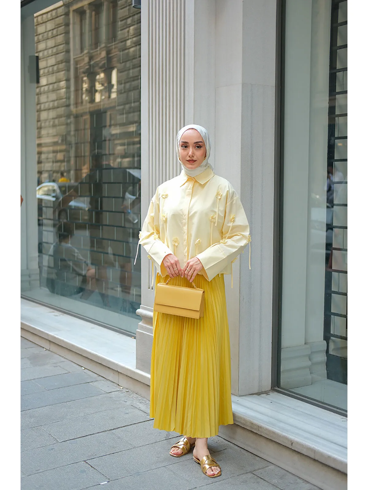 Oversize%20Papatya%20Fiyonklu%20SarıGömlek